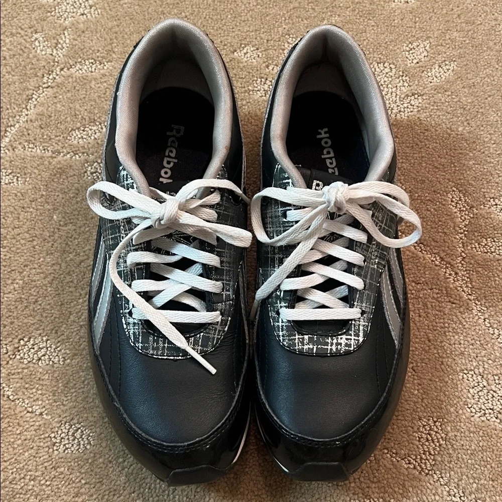 Reebok Classics Women’s Black and Gold Plaid Sneakers, Sz 7